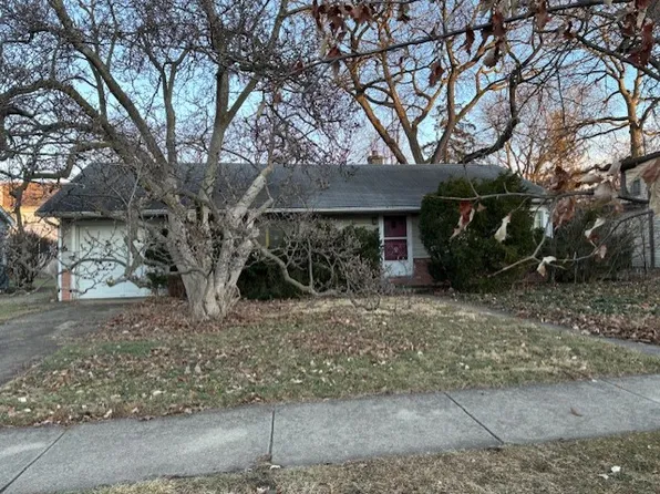 4515 Washington St, Downers Grove, IL 60515