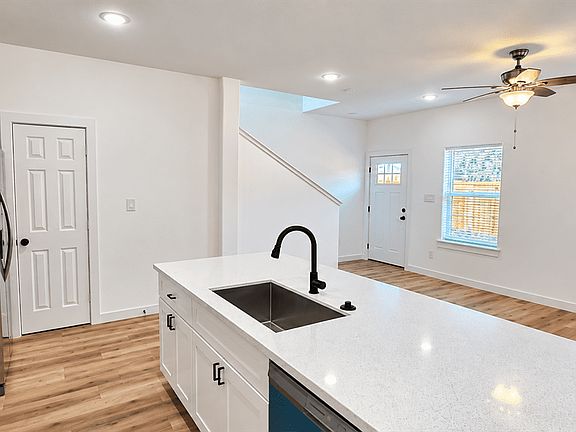 2nd image of 1052 N Ln #A