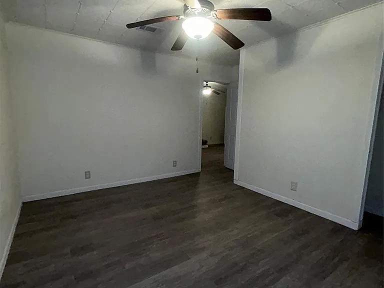 2018 N Avenue H — Photo 9