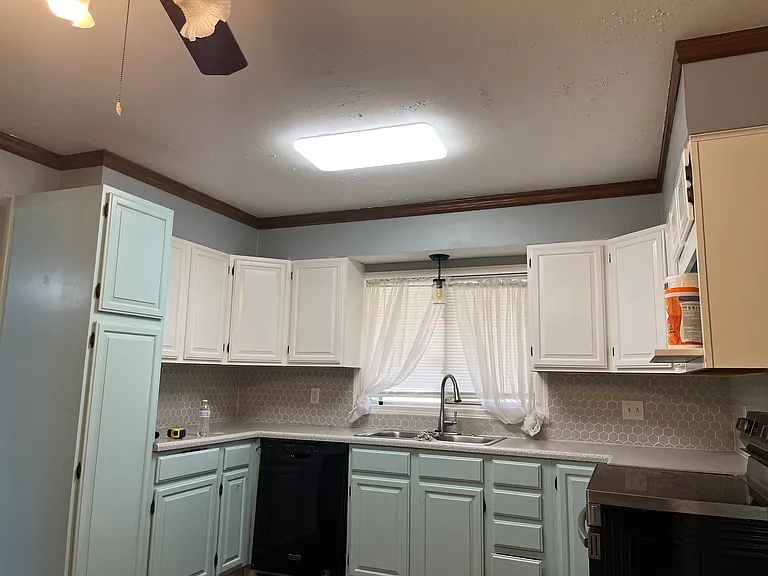 609 Edgewood Dr — Photo 16