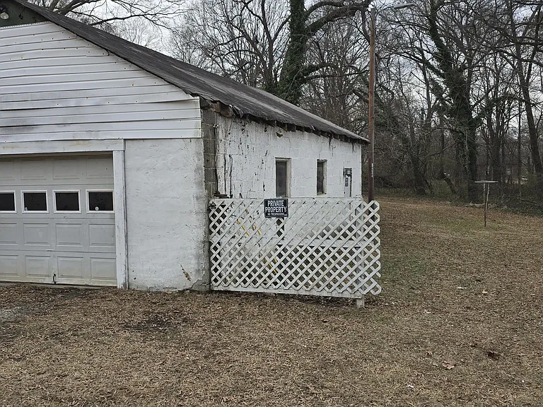 207 Maple Ln — Photo 28