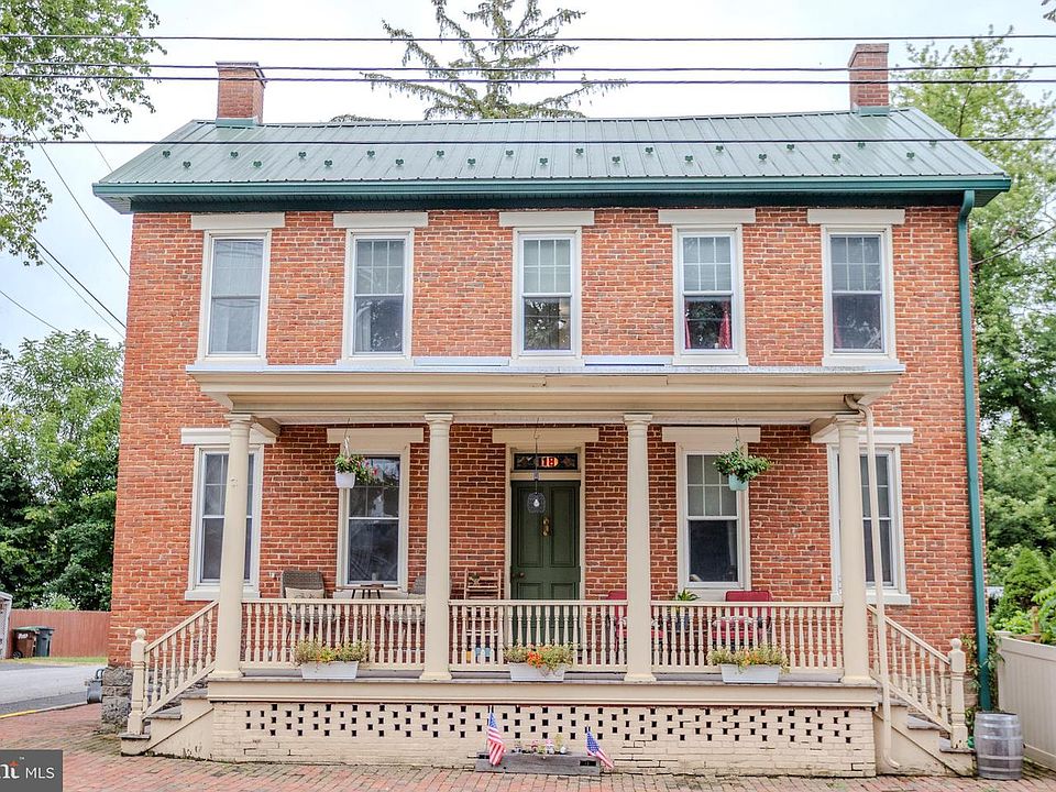 1st image of 118 E Main St