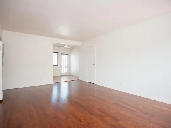 918 Emerald St, San Diego, CA 92109