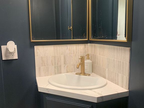 3rd image of 4862 Birkdale Cir