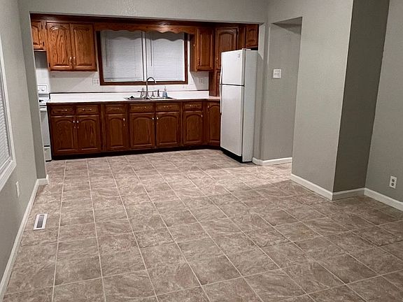 5th image of 410 NE 5th St