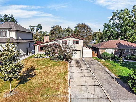 3rd image of 2467 Edenhurst Dr