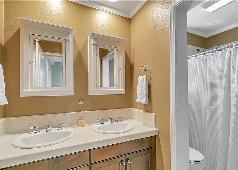 1504 Pear Tree Ln — Photo 20