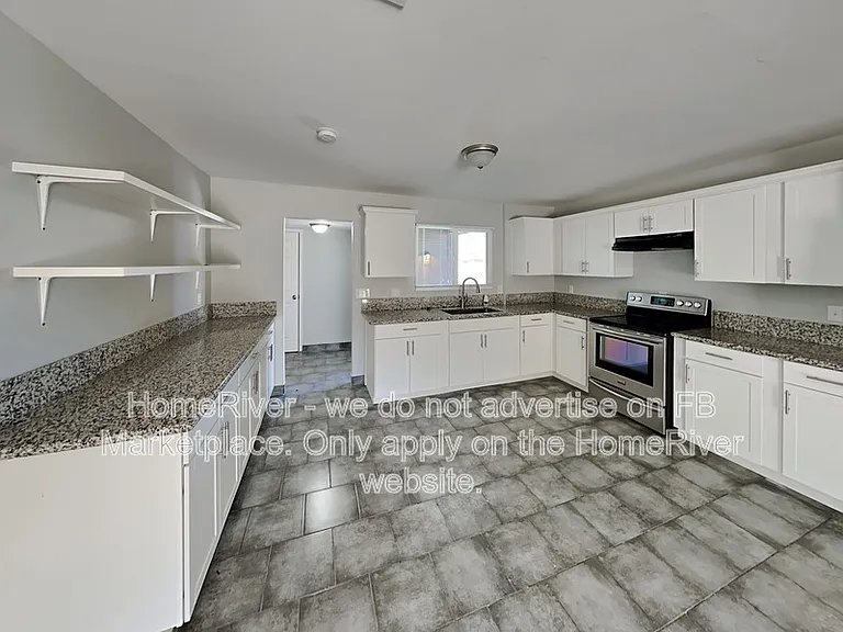 4631 W Claremont St — Photo 7