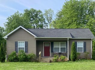 303 Bratton Ave, Lafayette, TN 37083