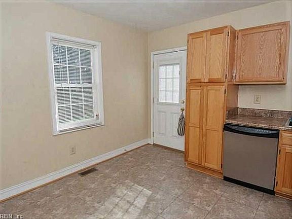 5th image of 979 Marietta Ave