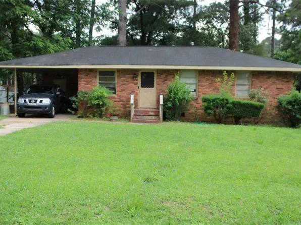 1147 Evelyn Dr, Forest Park, GA 30297