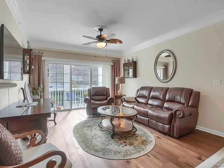 2814 Bennington Dr — Photo 11