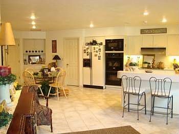 5th image of 836 Palm Harbor Ct