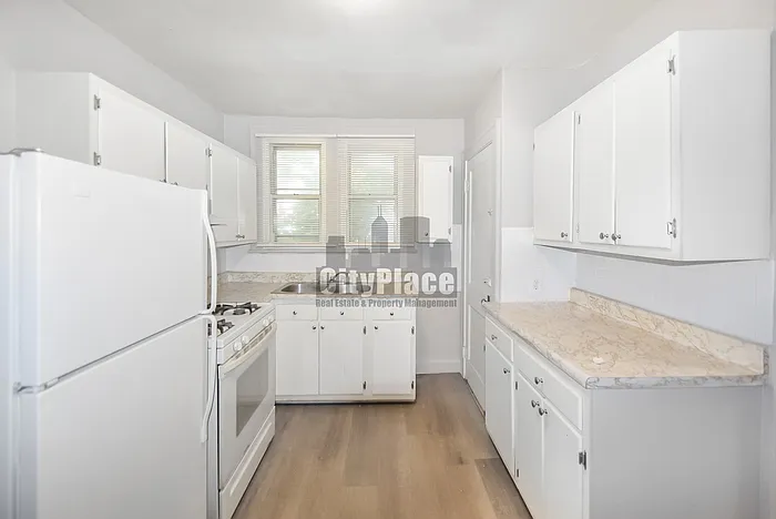 1465 W 34th St — Photo 8
