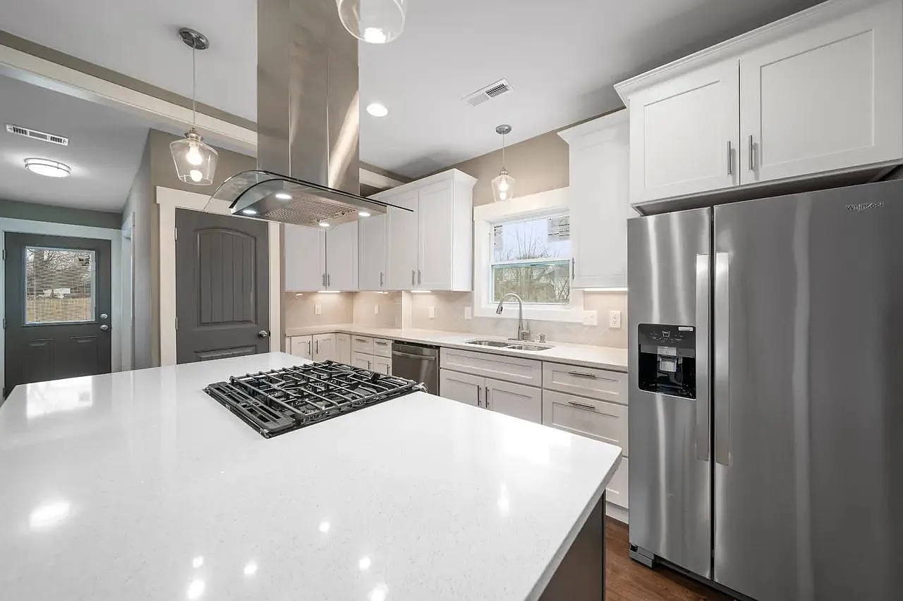 51 Green St — Photo 4