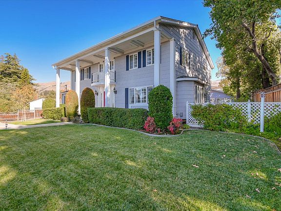 3rd image of 334 Crest Dr