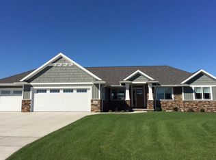 910 Raven Claw Ct, De Pere, WI 54115