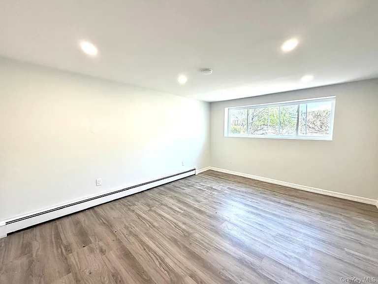 65 Florida Ave — Photo 16