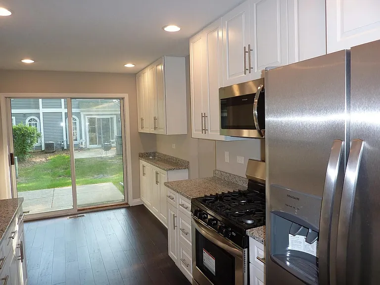 1585 Regan Ct — Photo 9