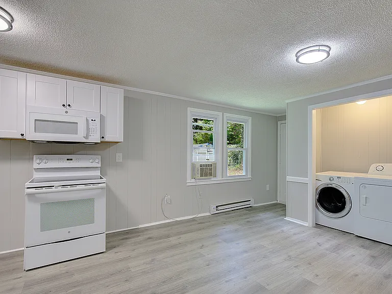 21 Robshire Manor Rd — Photo 11