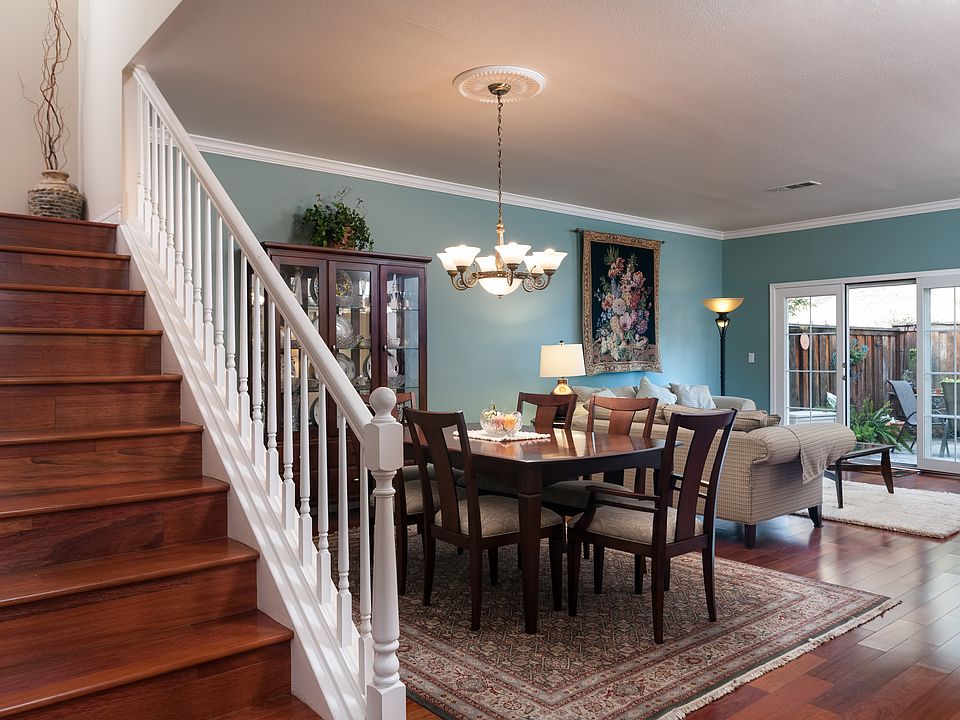 1st image of 106 Woodvalley Ct