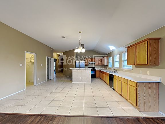 4th image of 2601 Lakefield Dr