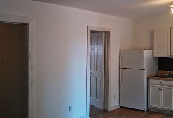 2nd image of 124 1st St APT 3