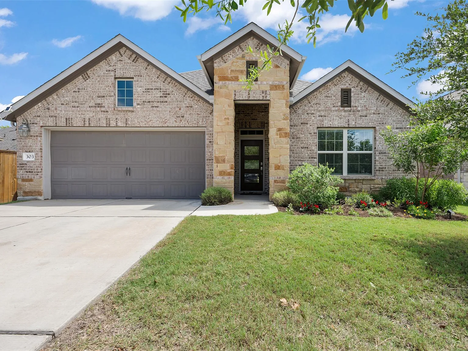 3 bed, 2.0 bath, 1673 sqft, $2,395 — Photo 1