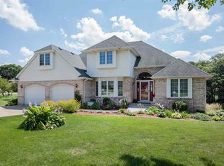 79 Hickory Ct, Geneseo, IL 61254