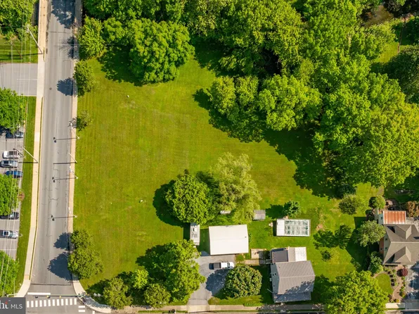 601 E Main St, Lititz, PA 17543