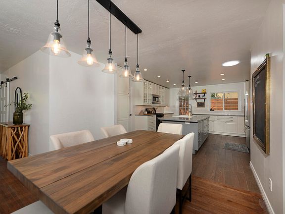 5th image of 3615 La Hacienda Pl NE