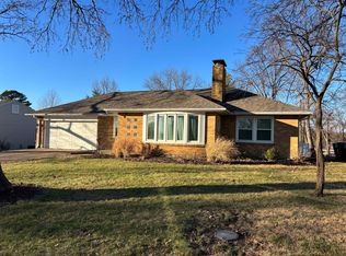 317 Honeysuckle Ln, Saint Louis, MO