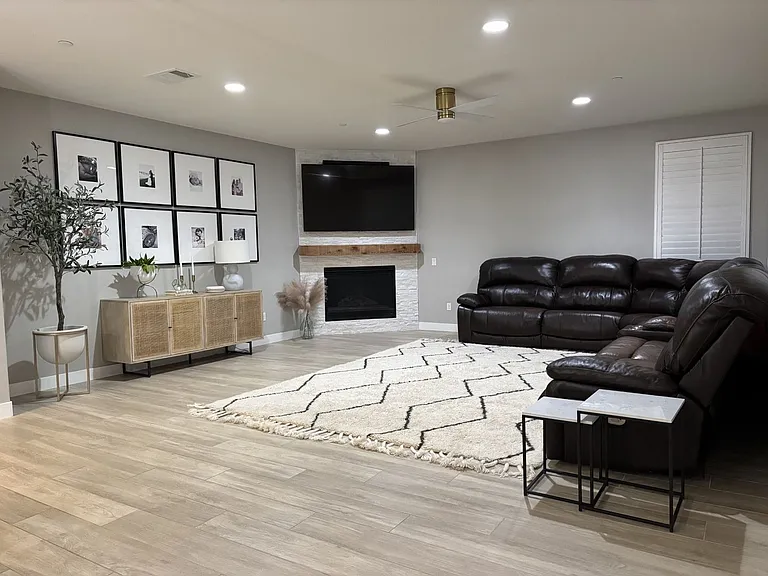 24545 Rosette Ln — Photo 8