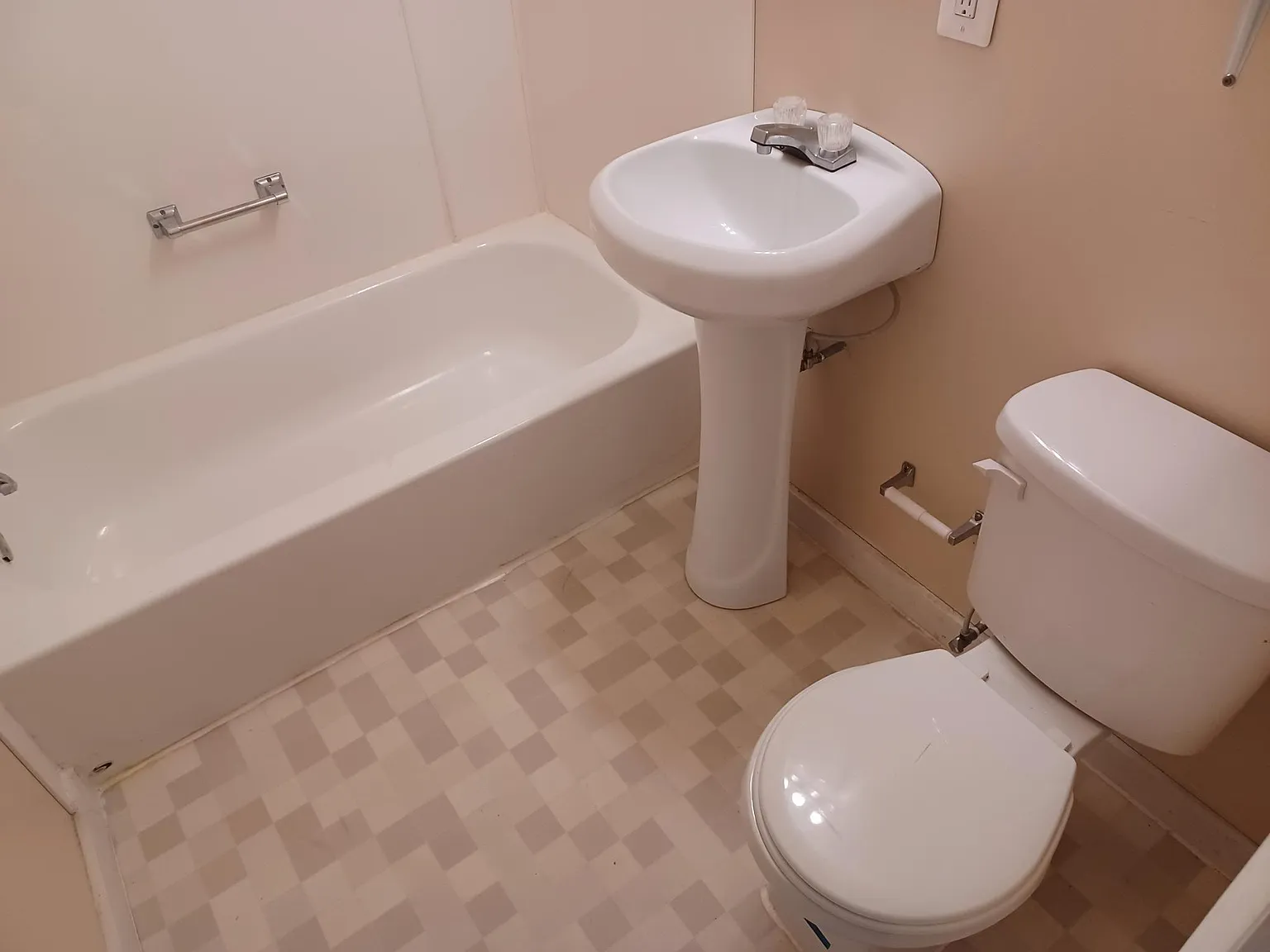 1305 Harlem Ave — Photo 3