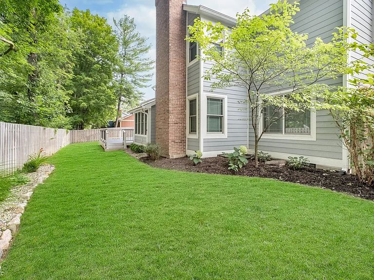 13738 Roswell Dr — Photo 28