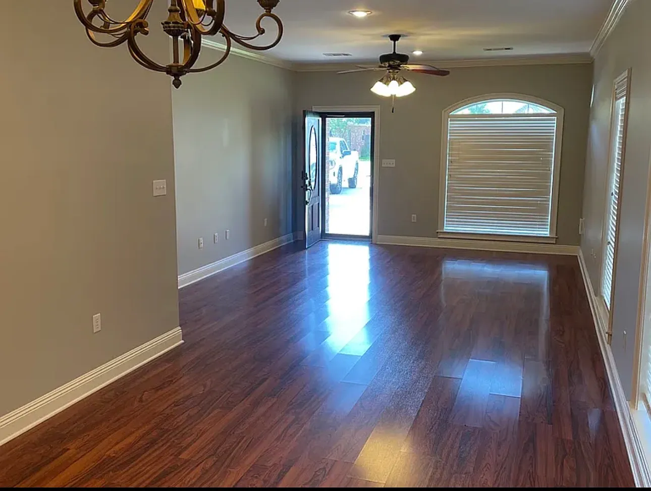 3 bed, 1600 sqft, $1,900 — Photo 4