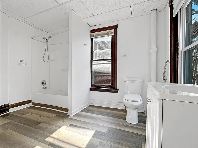 328 N Law St — Photo 7