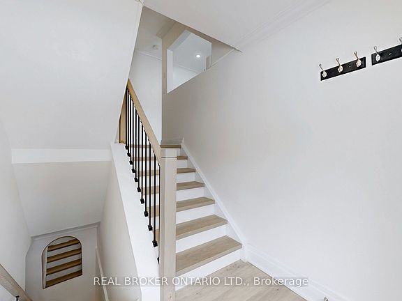4th image of 909 King St W #26
