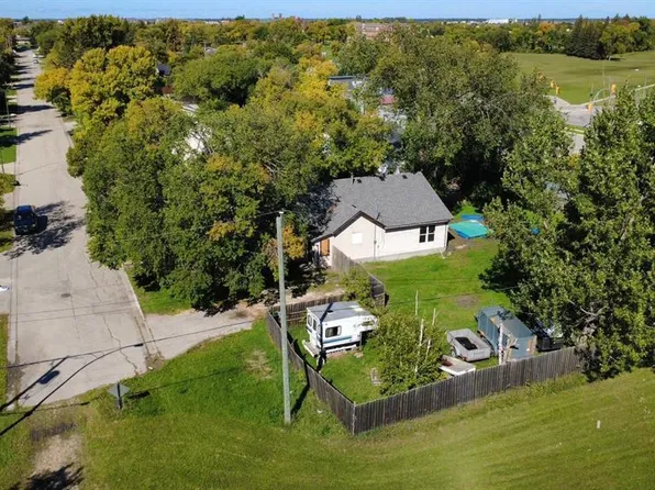 619 Clandeboye Ave, Selkirk, MB R1A 0X9