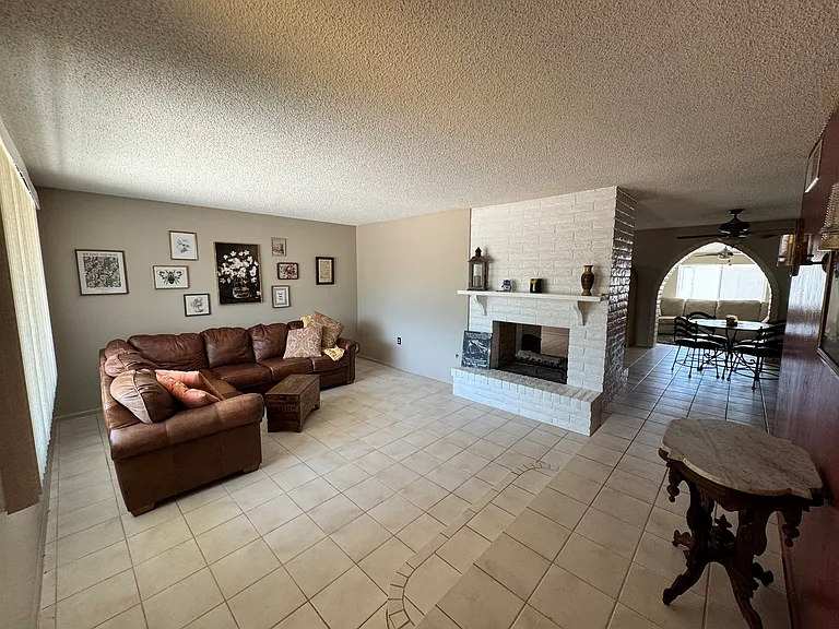 E Villa Maria Dr — Photo 7