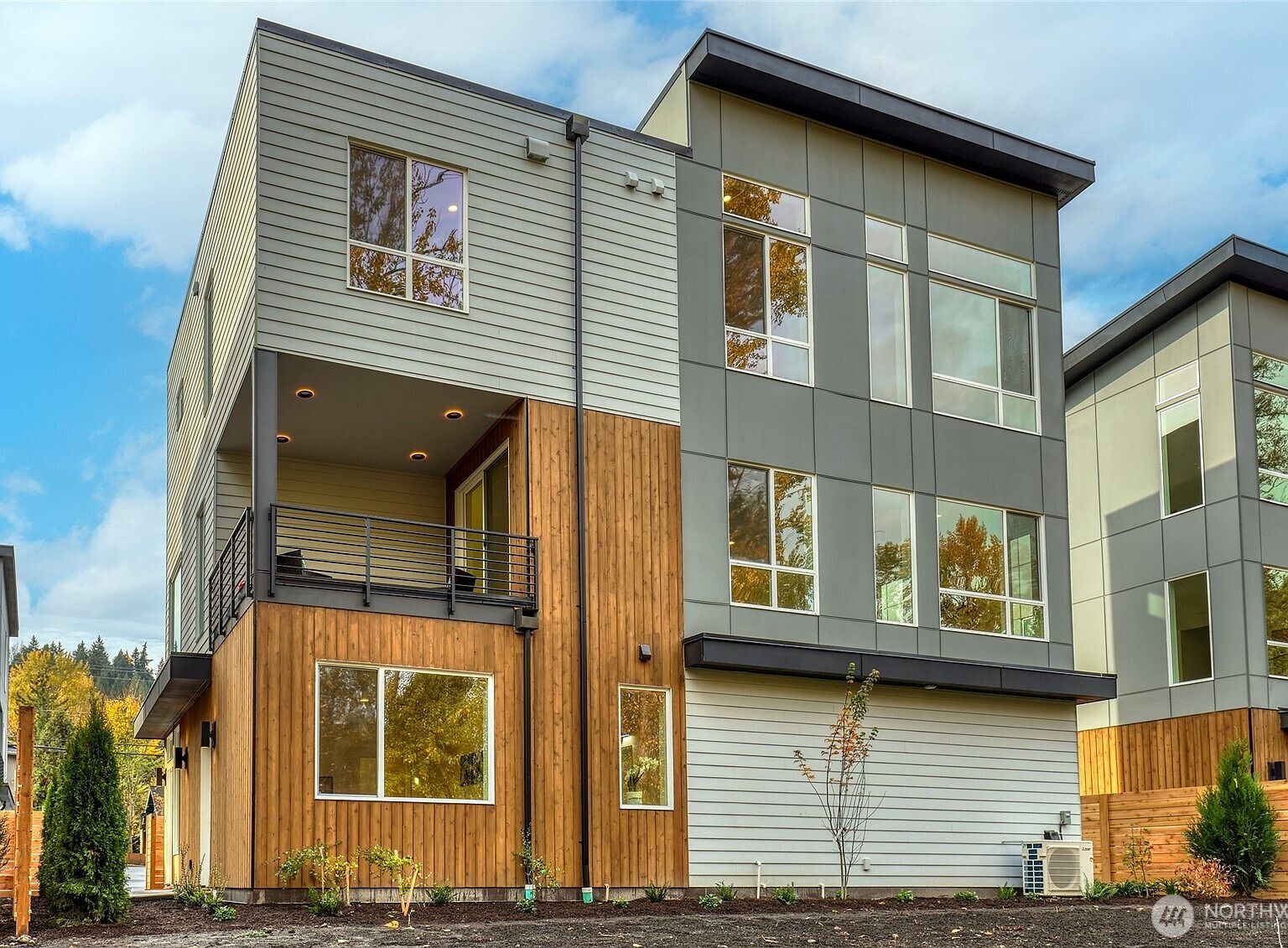 10626 E Riverside Dr, Bothell, WA 98011 | MLS #2454612 | Zillow