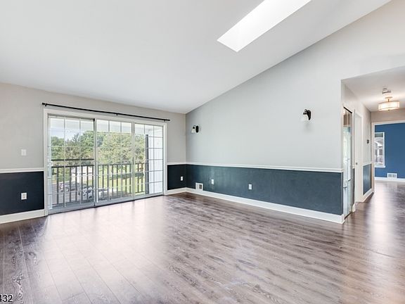 5th image of 3910 Graham Ct