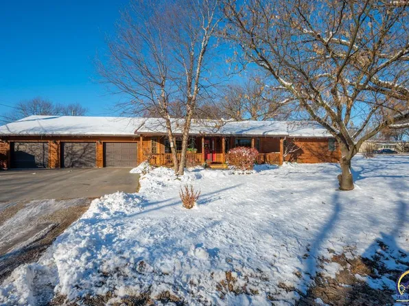 219 N 2nd St, Osage City, KS 66523