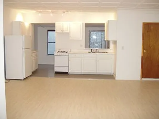 Rented by City Connections Realty | media 26