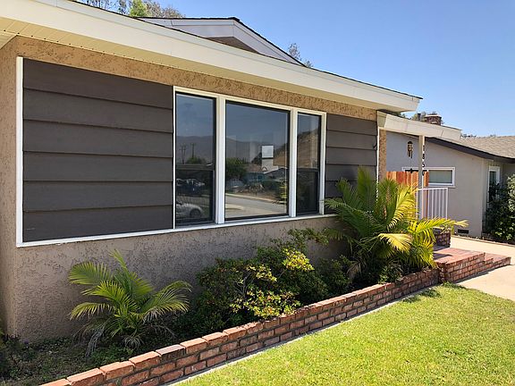 2nd image of 1850 Deserta Dr