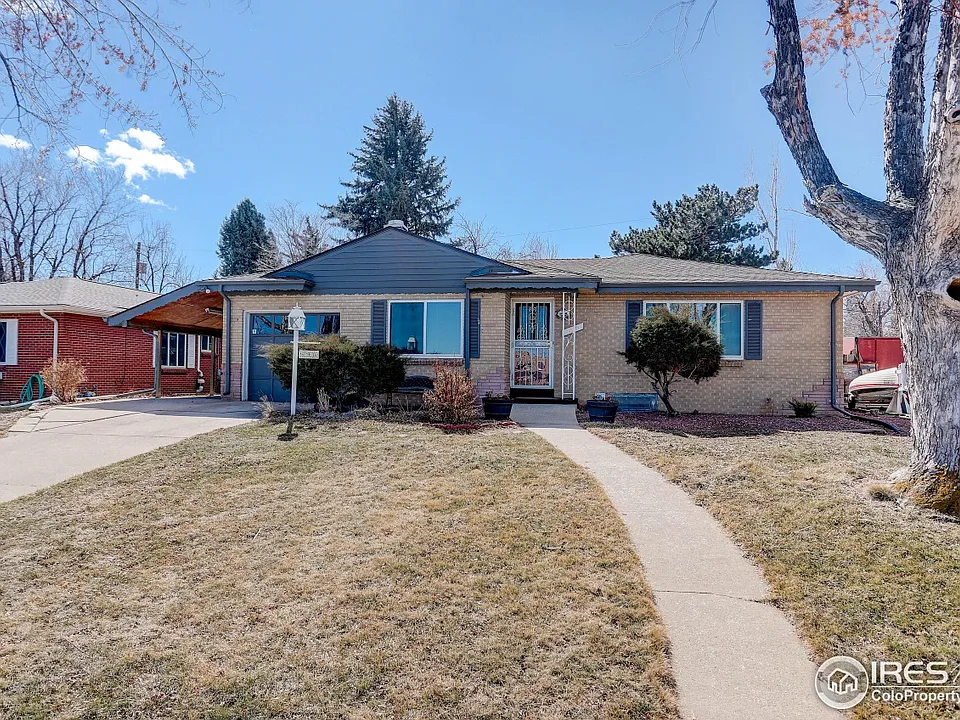 690 W Elmhurst Pl