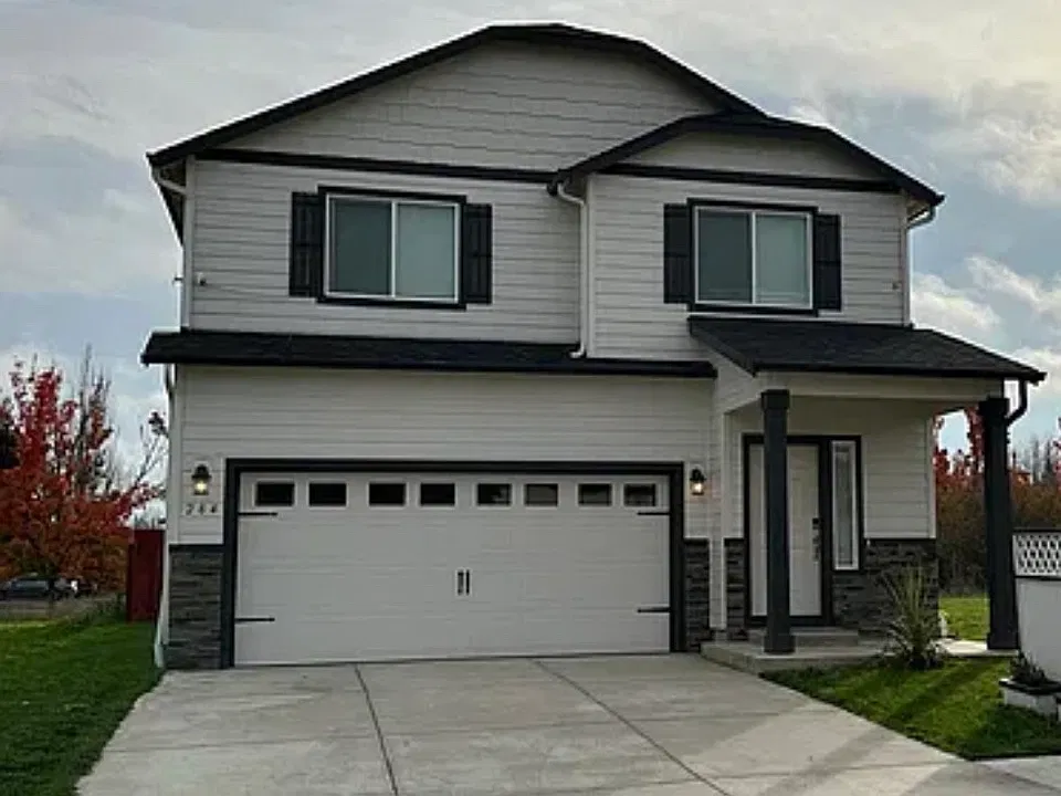 284 28th Ave SE