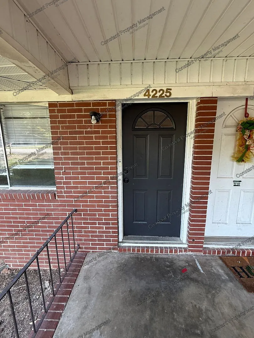 2 bed, 1.0 bath, $775 — Photo 1