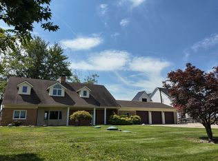 1086 E Hickory Grove Rd, Port Clinton, OH 43452