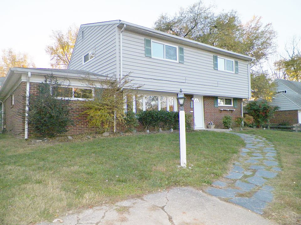 1st image of 9129 Farmington Dr